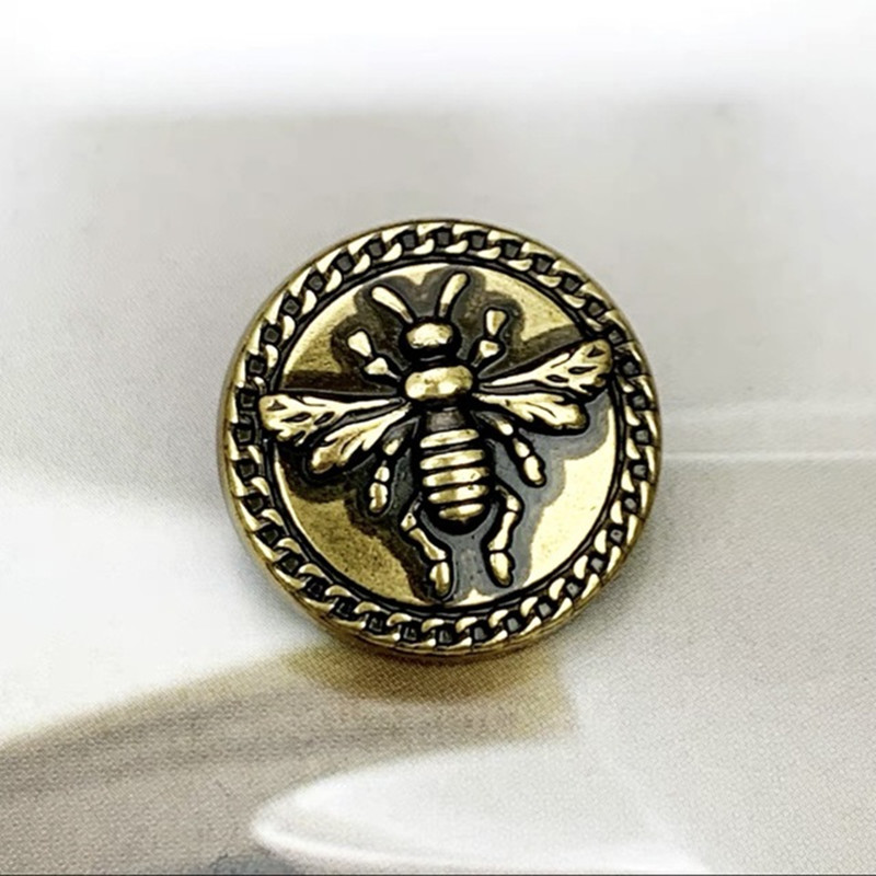 Botões de luxo vintage Tiny Be - Button Hole Cutter avaliação e preço